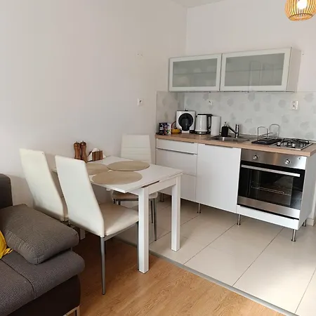 S Parkovanim, Balkonom, Klimatizaciou, Free Parking Apartment