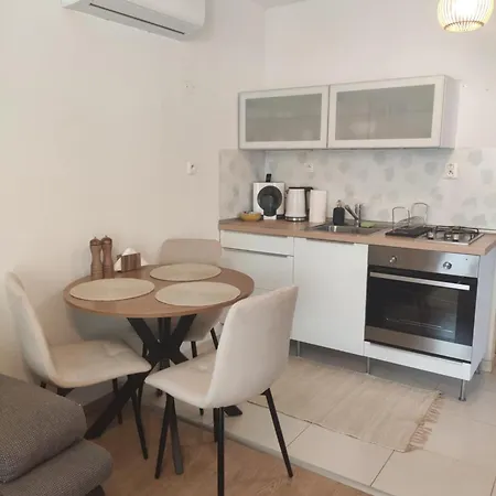 S Parkovaním, Balkónom, Klimatizáciou, Free Parking *