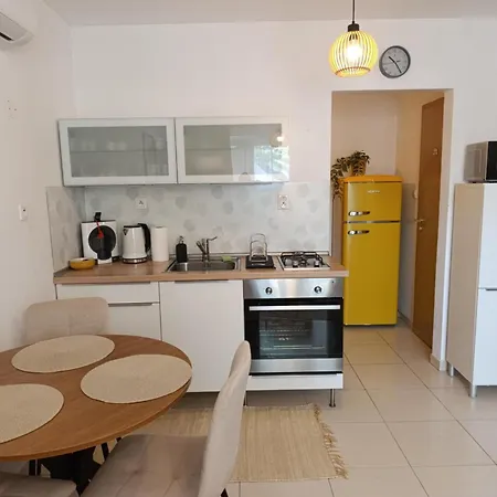 S Parkovaním, Balkónom, Klimatizáciou, Free Parking